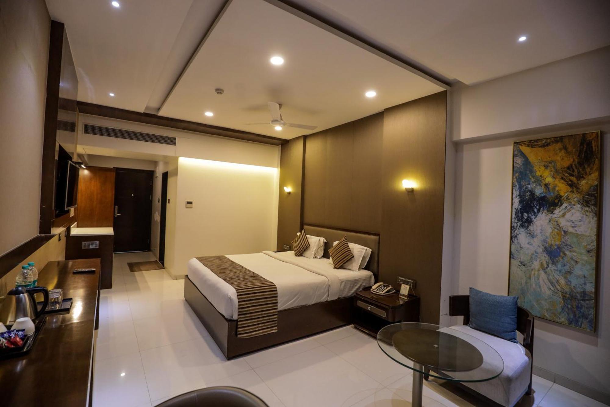 Hotel Atithi, Aurangabad Exteriör bild